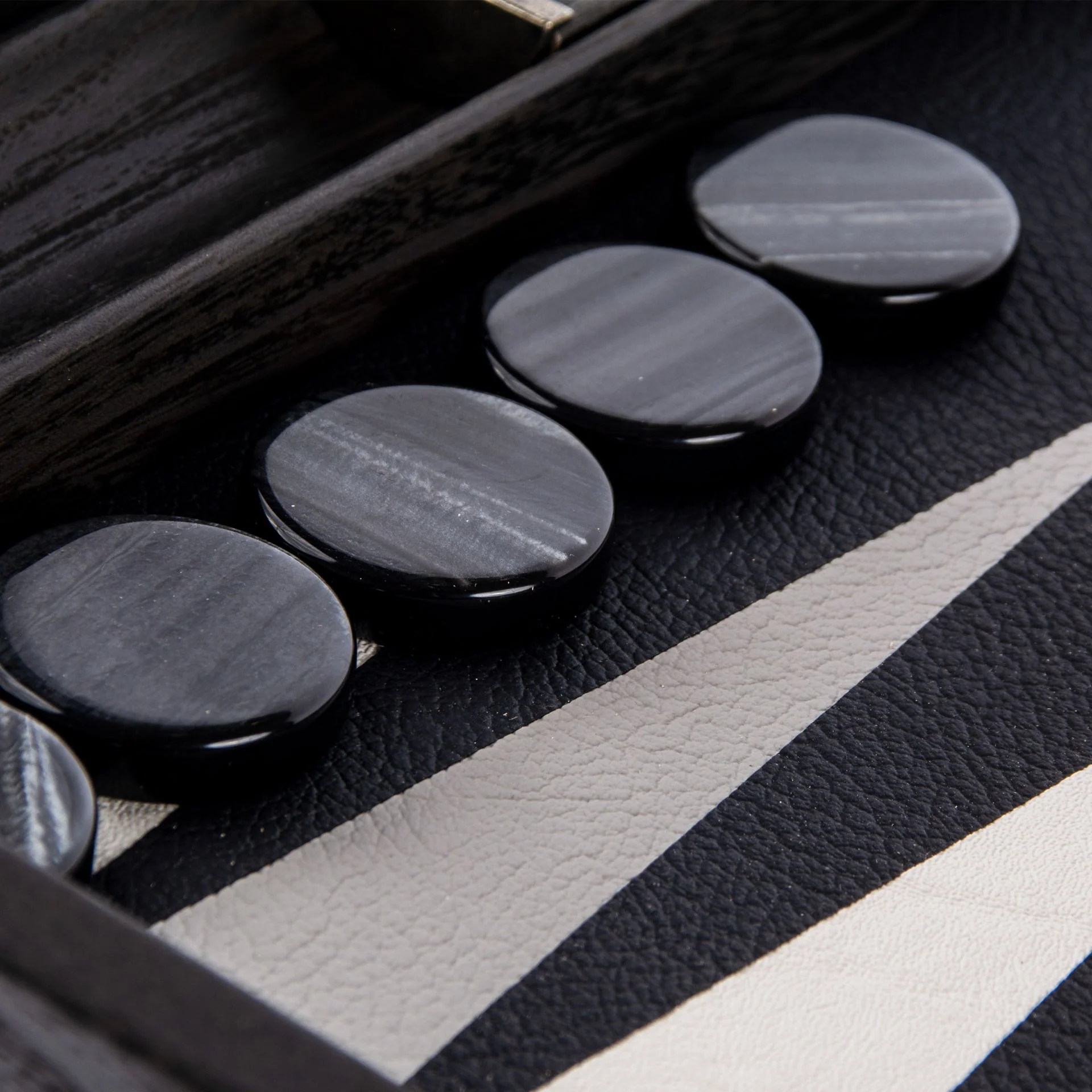 Backgammon en Bois et Cuir Vegan - Noir - Image 5