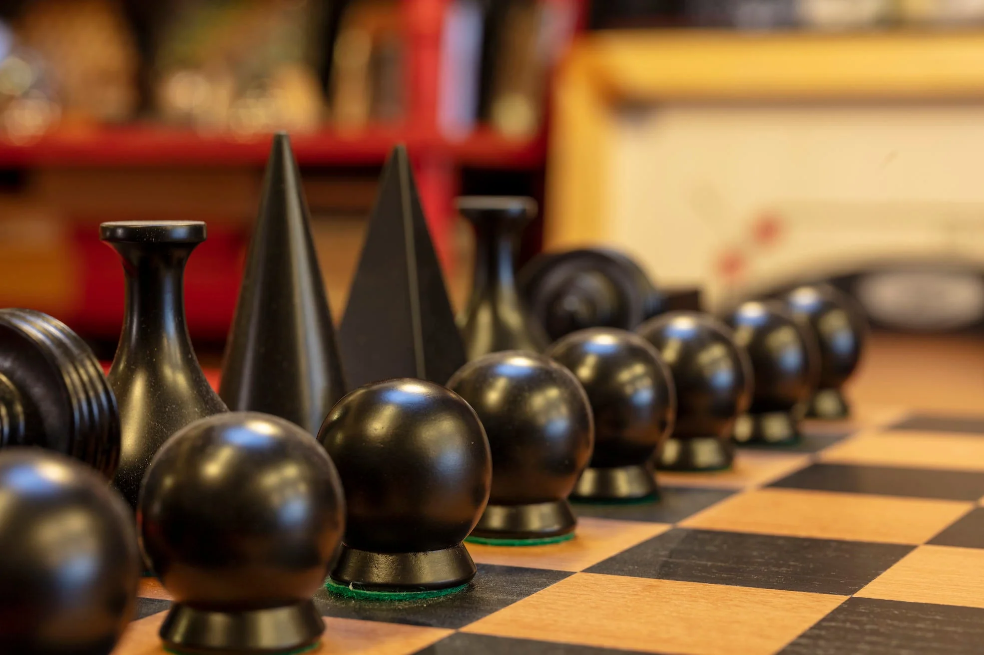 Ensemble jeu d'échecs en Hêtre et Bolivar - Man Ray - Image 3